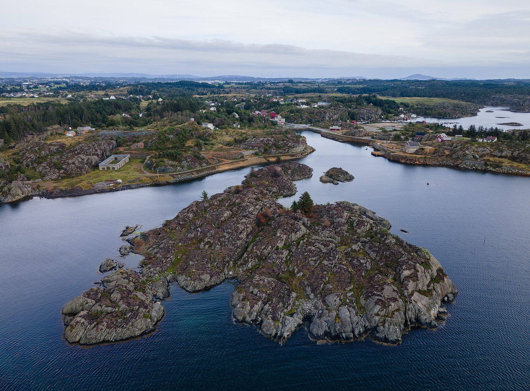 Visnes gruveområde på Karmøy sett fra luften